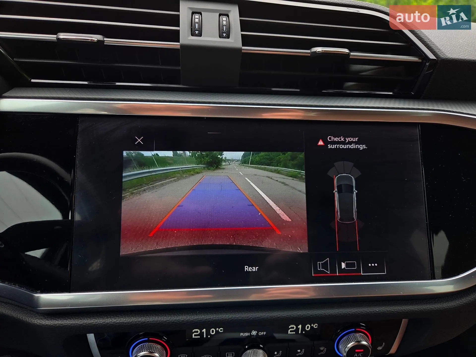 2020 Audi Q3 - мініатюра 24