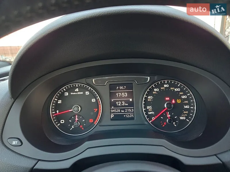 Audi Q3 2018 VIN WA1BCCFS3JR028182 фото оголошення 12 з 55
