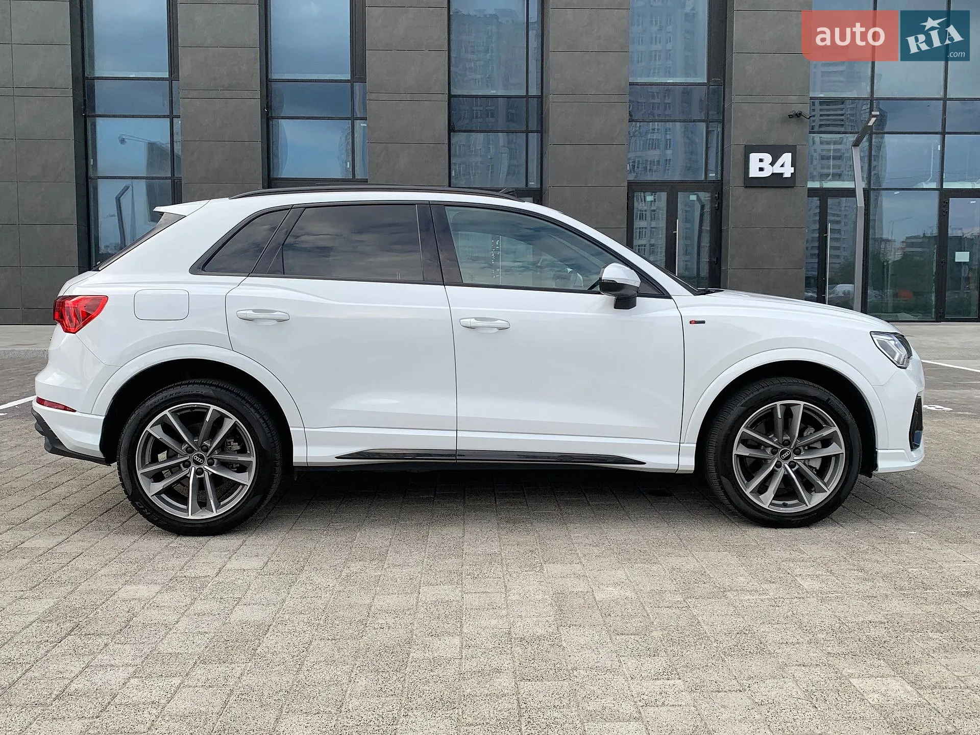 2023 Audi Q3 - фото 1