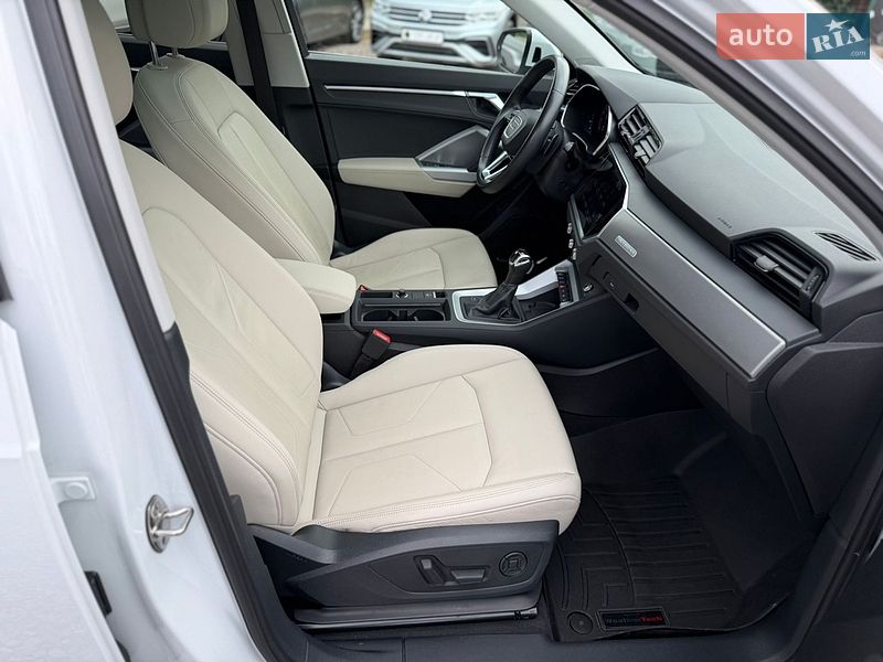 Внедорожник / Кроссовер Audi Q3 2021 в Киеве