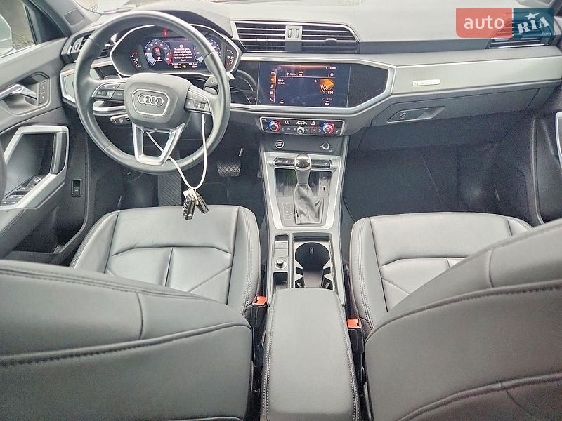 Позашляховик / Кросовер Audi Q3 2021 в Львові
