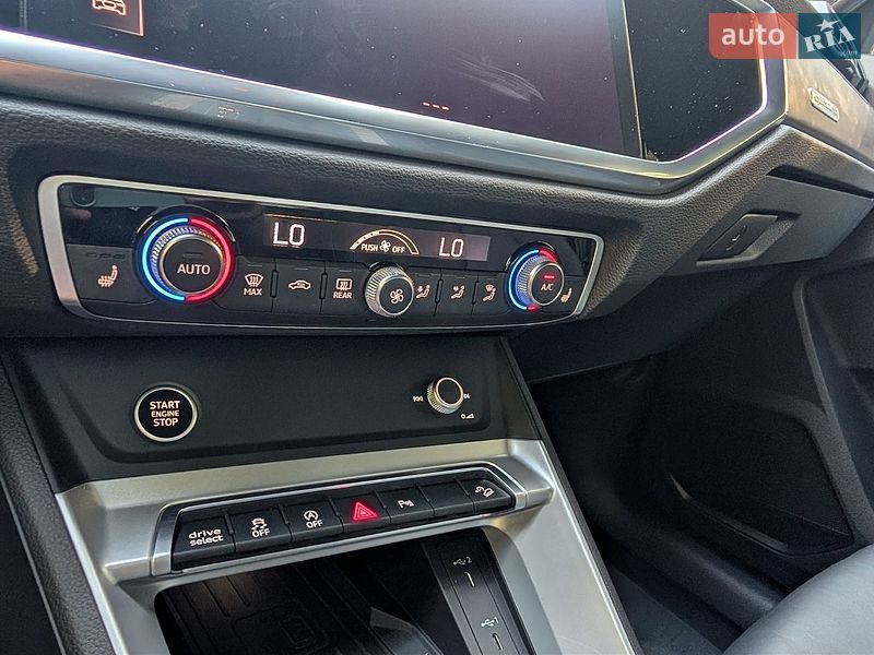Позашляховик / Кросовер Audi Q3 2024 в Борисполі