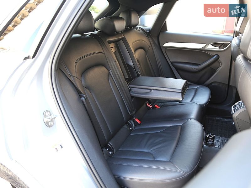 Внедорожник / Кроссовер Audi Q3 2017 в Киеве