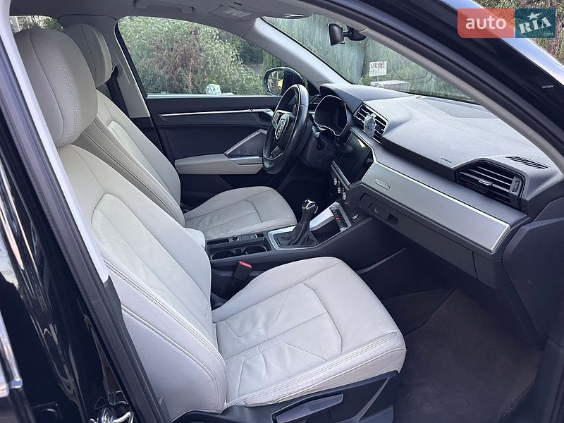 Внедорожник / Кроссовер Audi Q3 2019 в Киеве