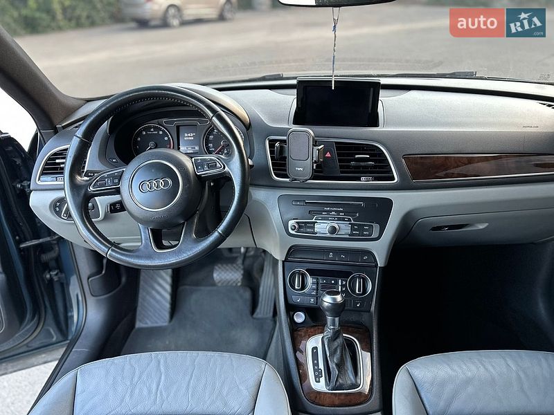Внедорожник / Кроссовер Audi Q3 2017 в Днепре