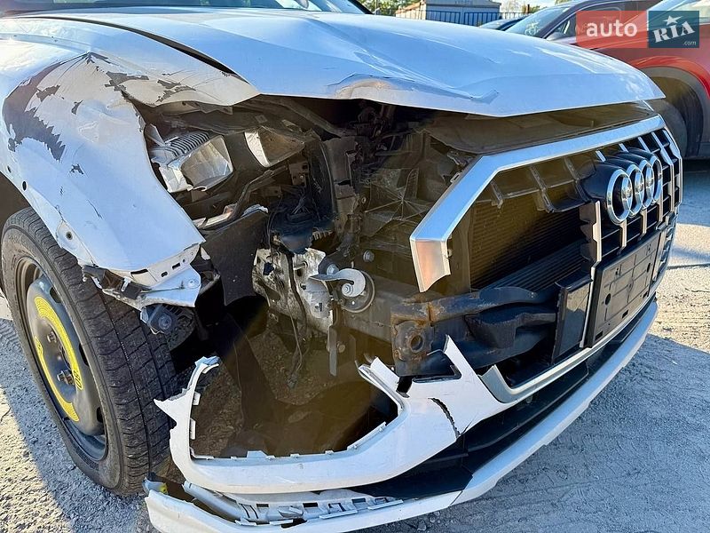 Позашляховик / Кросовер Audi Q3 2021 в Києві