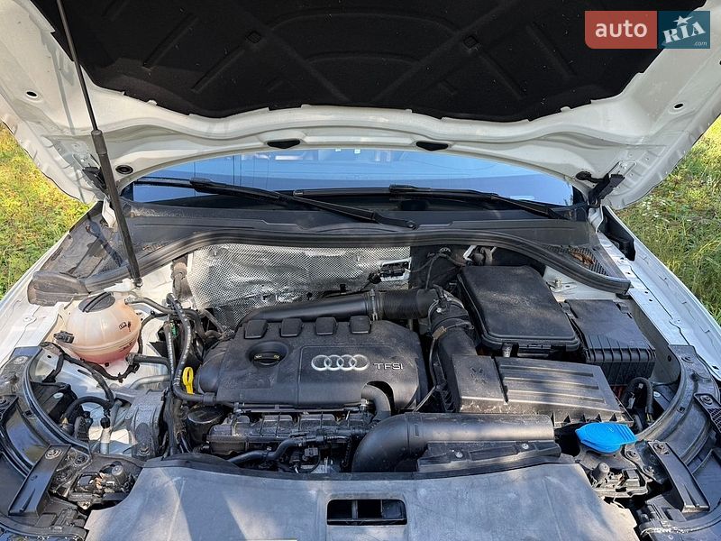 Позашляховик / Кросовер Audi Q3 2016 в Стрию