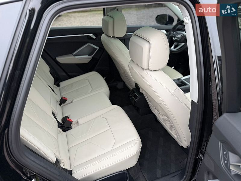Позашляховик / Кросовер Audi Q3 2021 в Києві
