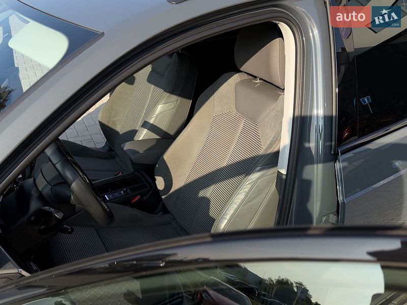 Внедорожник / Кроссовер Audi Q3 2021 в Тернополе
