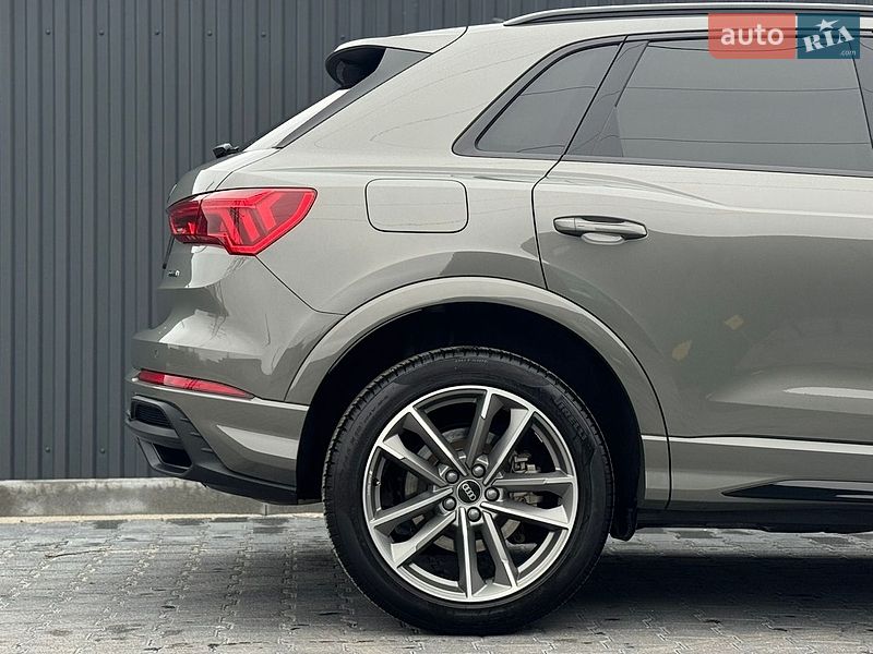 Внедорожник / Кроссовер Audi Q3 2024 в Тернополе
