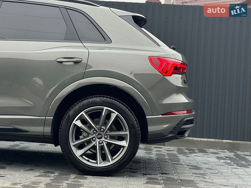Внедорожник / Кроссовер Audi Q3 2024 в Тернополе