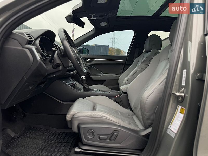 Внедорожник / Кроссовер Audi Q3 2024 в Тернополе