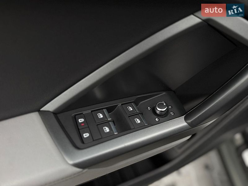 Внедорожник / Кроссовер Audi Q3 2024 в Тернополе