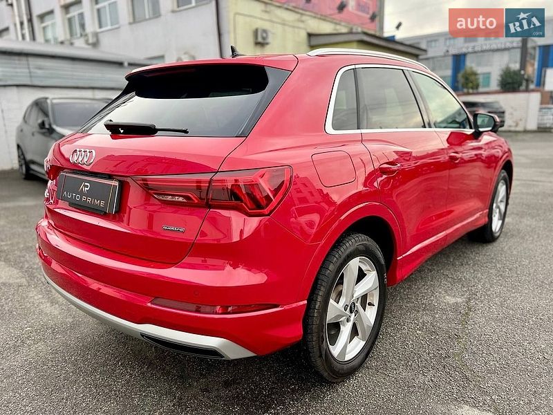 Внедорожник / Кроссовер Audi Q3 2021 в Киеве