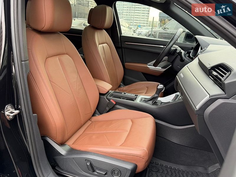 Внедорожник / Кроссовер Audi Q3 2022 в Киеве