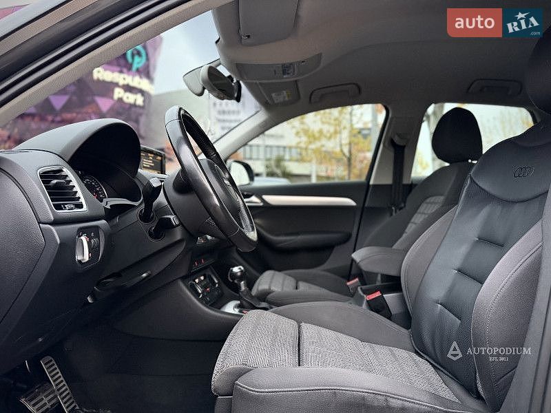 Внедорожник / Кроссовер Audi Q3 2015 в Киеве