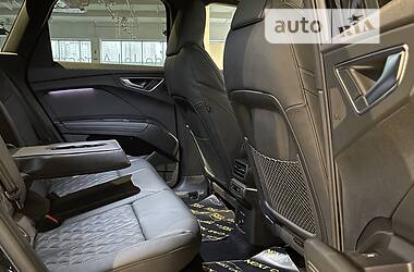 Внедорожник / Кроссовер Audi Q4 e-tron 2021 в Киеве