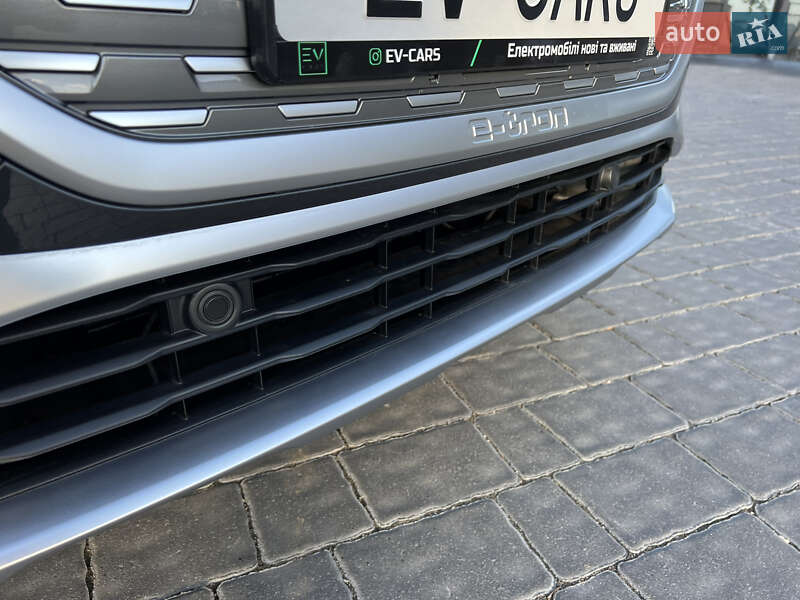 Позашляховик / Кросовер Audi Q4 e-tron 2023 в Івано-Франківську