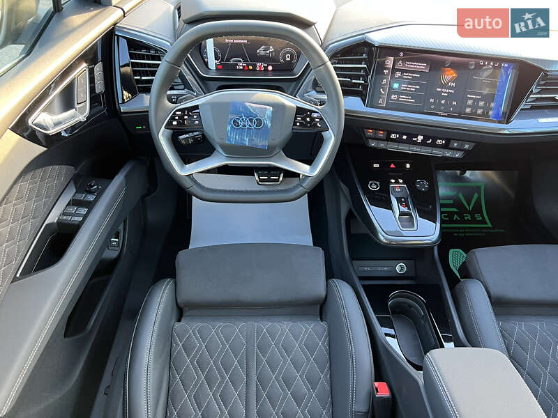 Позашляховик / Кросовер Audi Q4 e-tron 2023 в Івано-Франківську