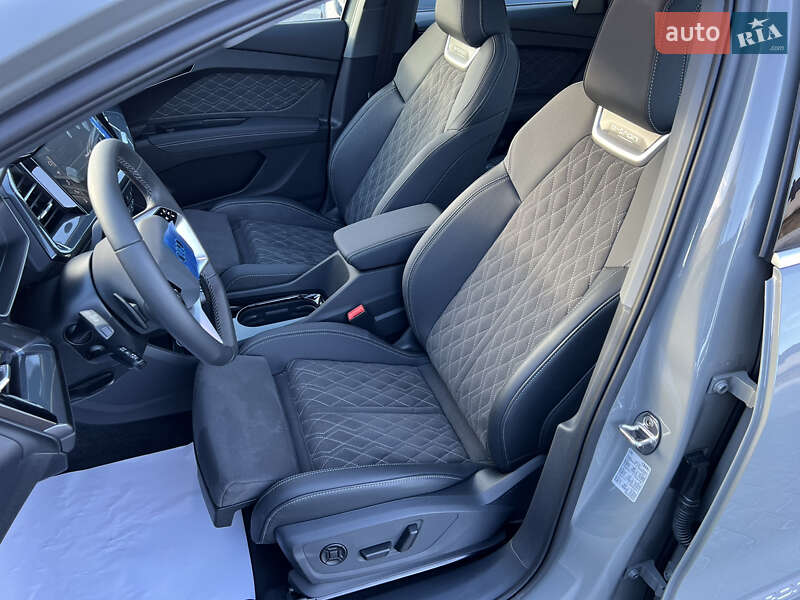 Позашляховик / Кросовер Audi Q4 e-tron 2023 в Івано-Франківську