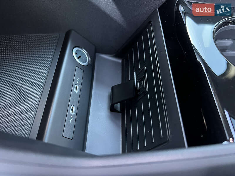 Позашляховик / Кросовер Audi Q4 e-tron 2023 в Івано-Франківську