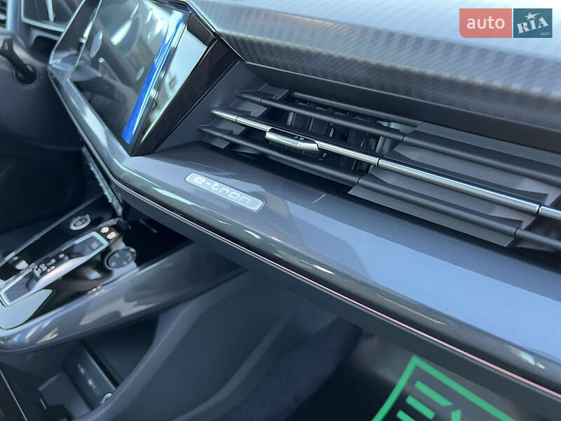 Позашляховик / Кросовер Audi Q4 e-tron 2023 в Івано-Франківську