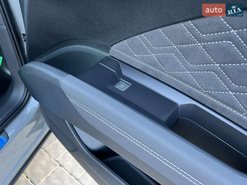 Позашляховик / Кросовер Audi Q4 e-tron 2023 в Івано-Франківську