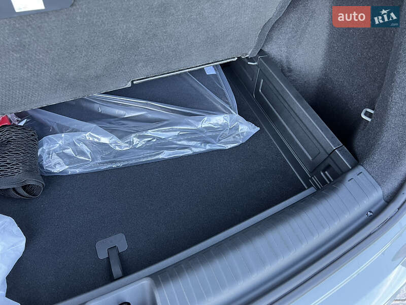 Позашляховик / Кросовер Audi Q4 e-tron 2023 в Івано-Франківську