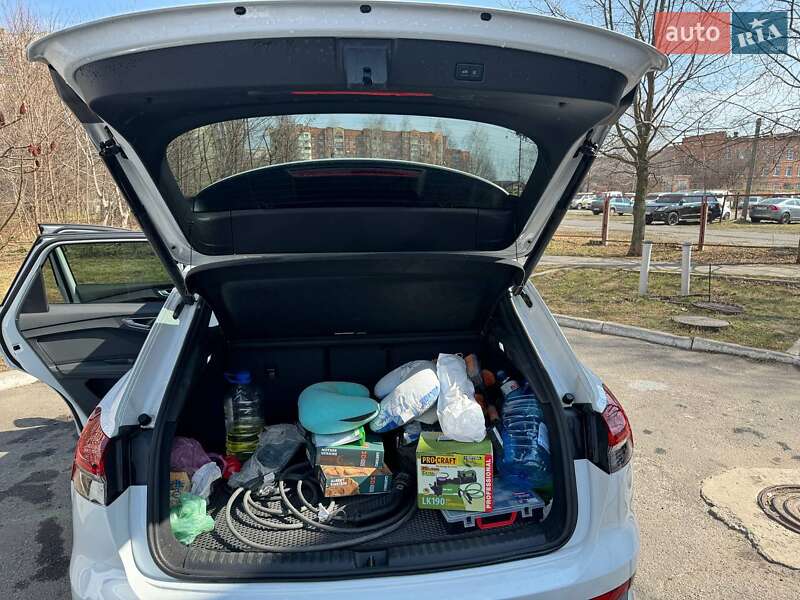 Внедорожник / Кроссовер Audi Q4 e-tron 2021 в Полтаве