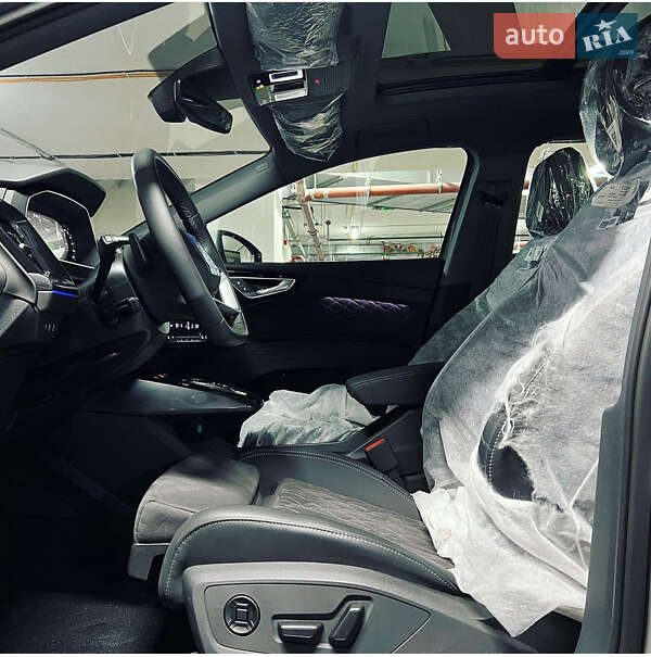 Внедорожник / Кроссовер Audi Q4 e-tron 2023 в 