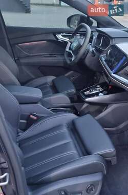 Внедорожник / Кроссовер Audi Q4 e-tron 2024 в 