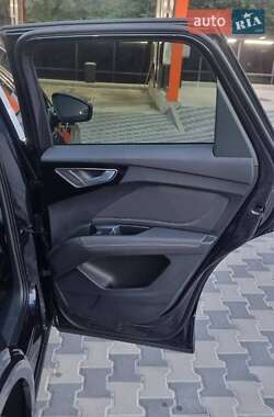 Внедорожник / Кроссовер Audi Q4 e-tron 2024 в 