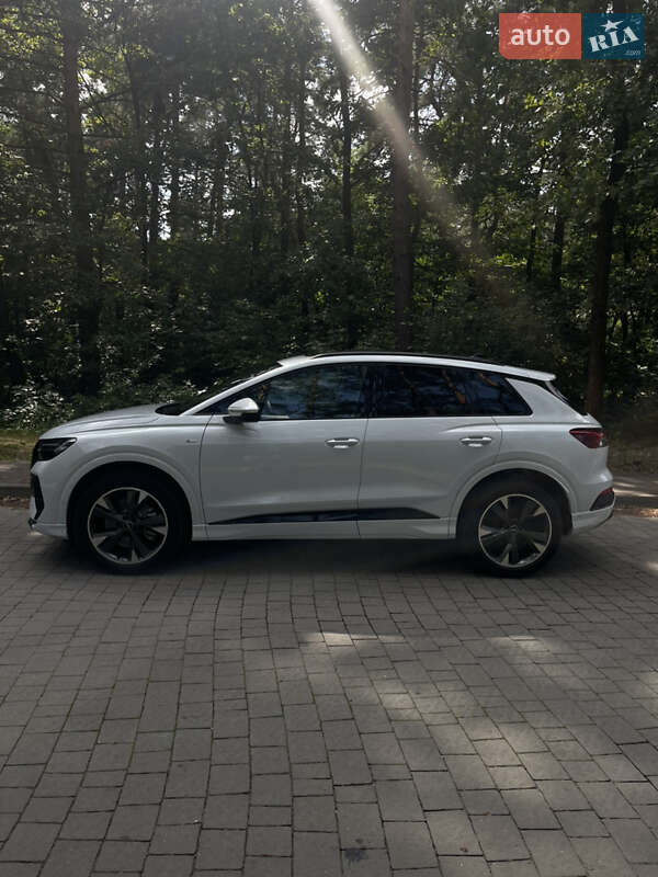 Позашляховик / Кросовер Audi Q4 e-tron 2023 в Львові