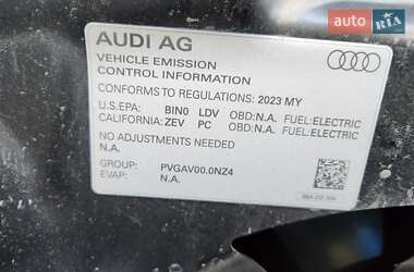Позашляховик / Кросовер Audi Q4 e-tron 2022 в 