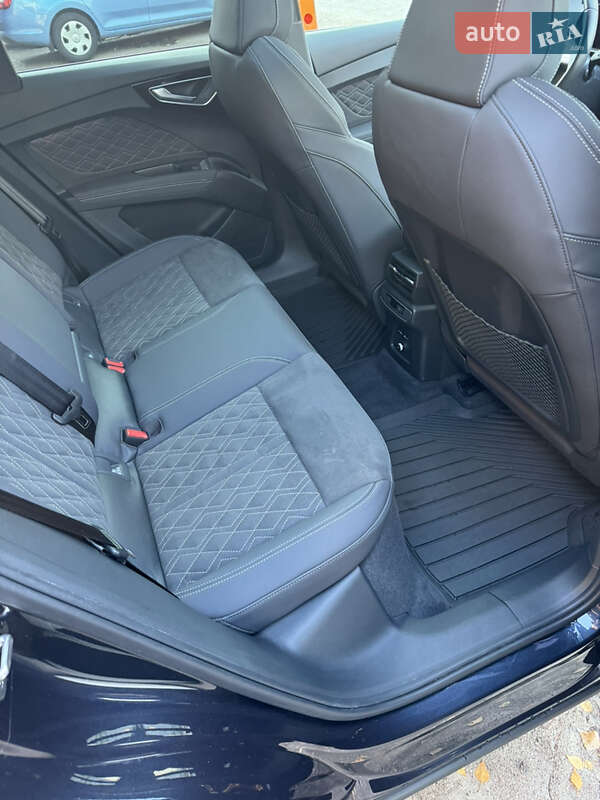 Позашляховик / Кросовер Audi Q4 e-tron 2023 в Києві