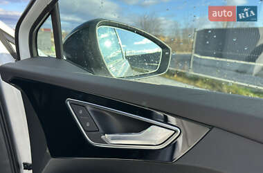 Внедорожник / Кроссовер Audi Q4 e-tron 2025 в 