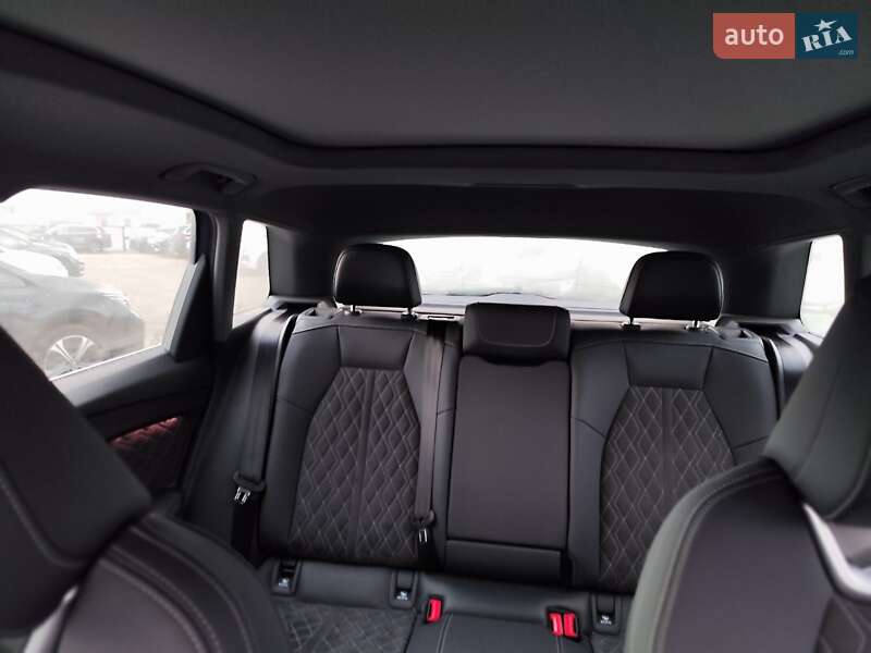 Внедорожник / Кроссовер Audi Q4 e-tron 2023 в Киеве
