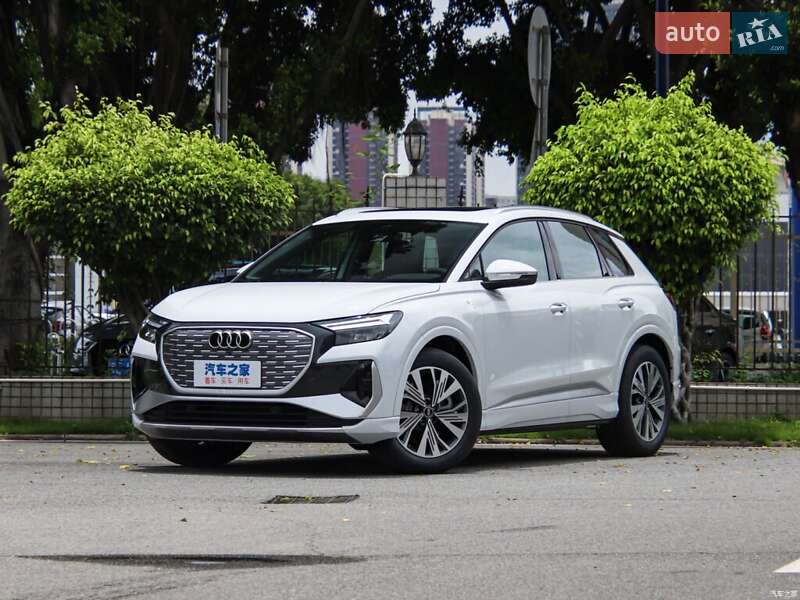 Позашляховик / Кросовер Audi Q4 e-tron 2025 в Києві