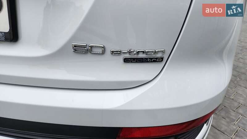 Позашляховик / Кросовер Audi Q4 e-tron 2023 в Івано-Франківську