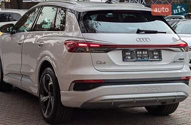 Внедорожник / Кроссовер Audi Q4 e-tron 2025 в 