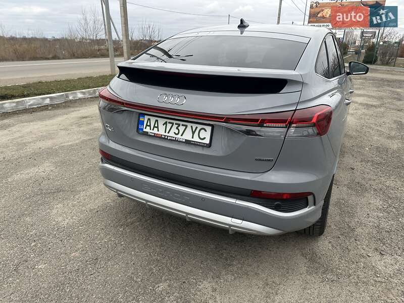 Позашляховик / Кросовер Audi Q4 e-tron 2022 в Києві
