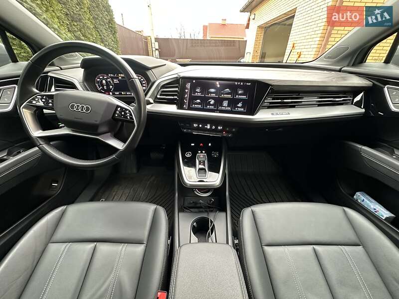 Позашляховик / Кросовер Audi Q4 e-tron 2022 в Києві