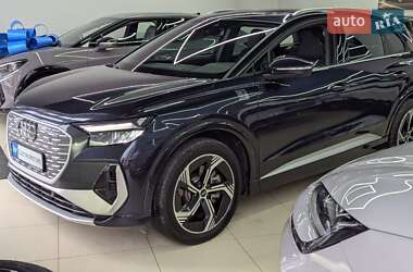 Внедорожник / Кроссовер Audi Q4 e-tron 2023 в 