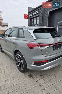 Внедорожник / Кроссовер Audi Q4 e-tron 2024 в 