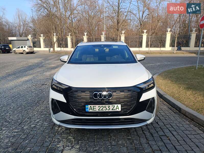 Позашляховик / Кросовер Audi Q4 e-tron 2023 в Києві