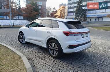 Внедорожник / Кроссовер Audi Q4 e-tron 2023 в 