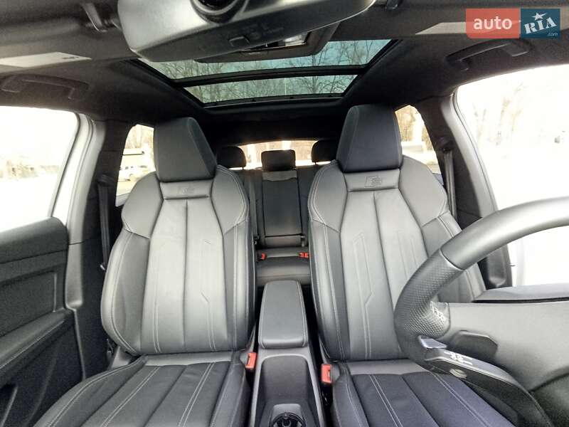Позашляховик / Кросовер Audi Q4 e-tron 2023 в Києві