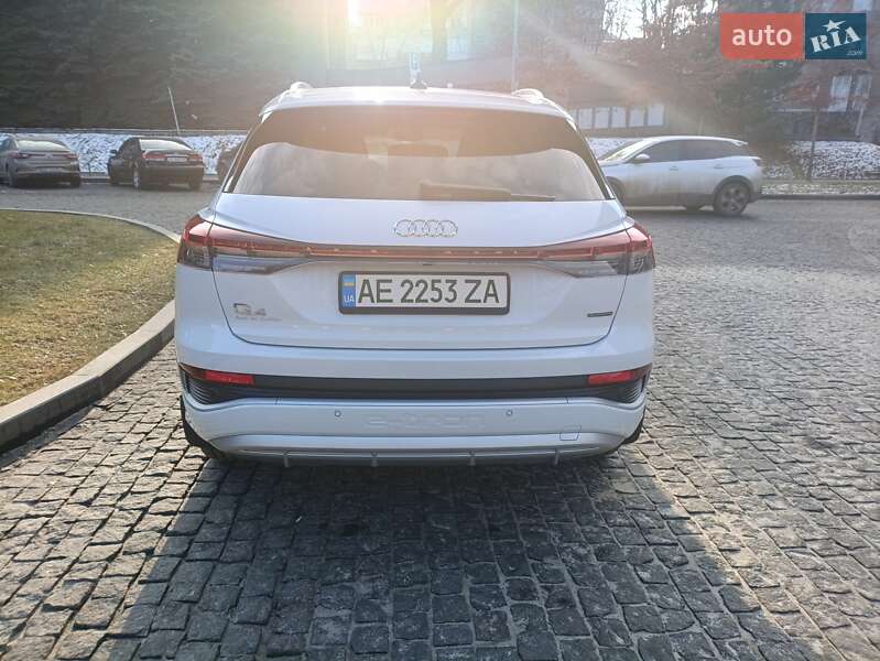 Позашляховик / Кросовер Audi Q4 e-tron 2023 в Києві