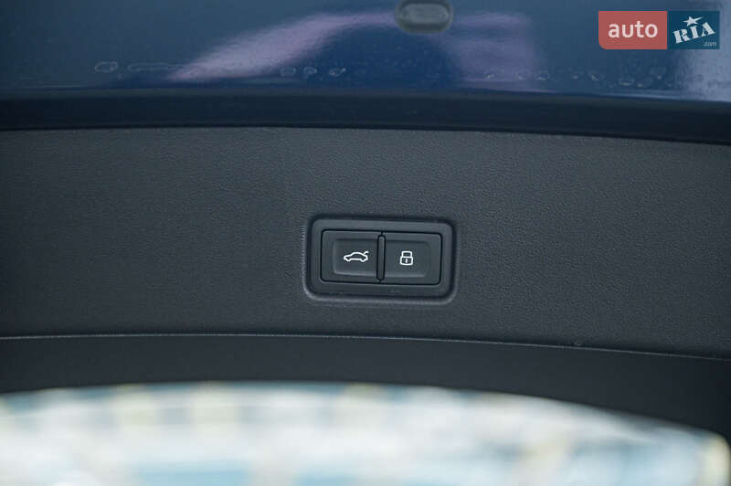 Внедорожник / Кроссовер Audi Q4 e-tron 2021 в Одессе