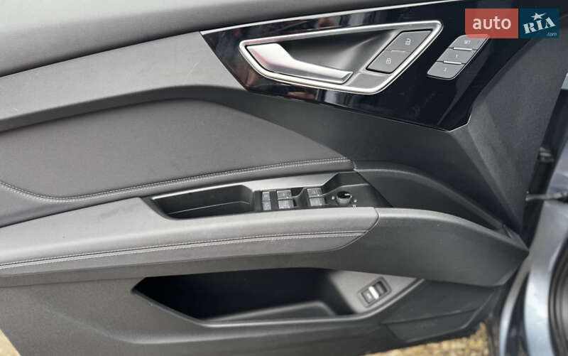Внедорожник / Кроссовер Audi Q4 e-tron 2023 в Кривом Роге